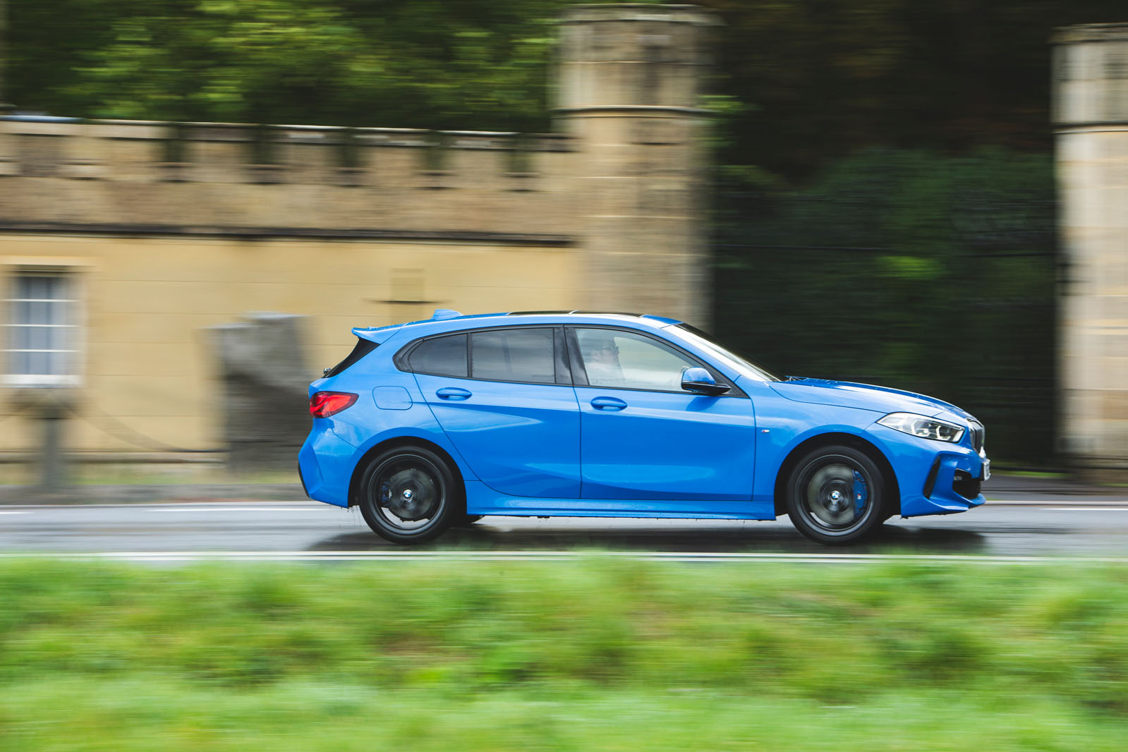 BMW 1 Series 118i 2019 road test review - hero side