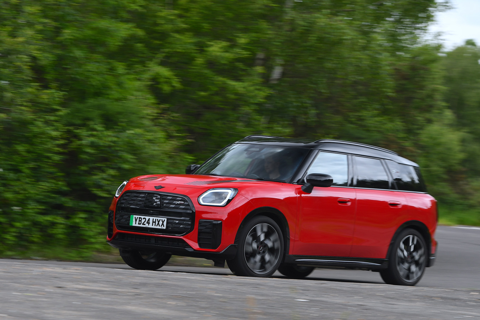 2024 Mini Countryman side at speed