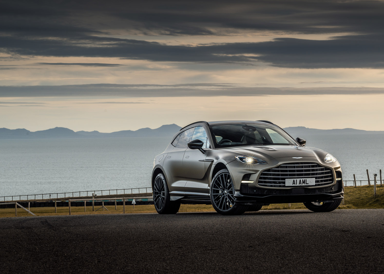 21 Aston Martin DBX 707 RT 2022 static