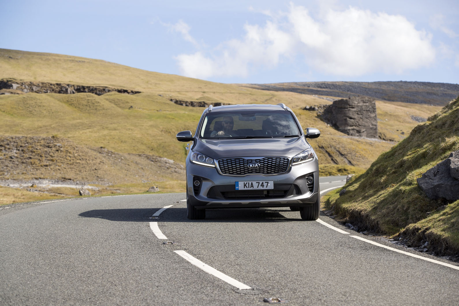 Kia Sorento 2018 road test review cornering front