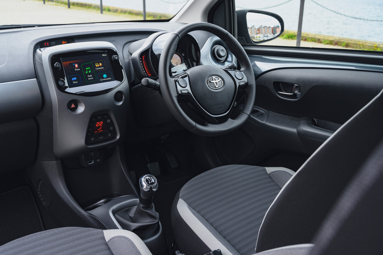 9 Toyota Aygo 2019 UK RT cabin