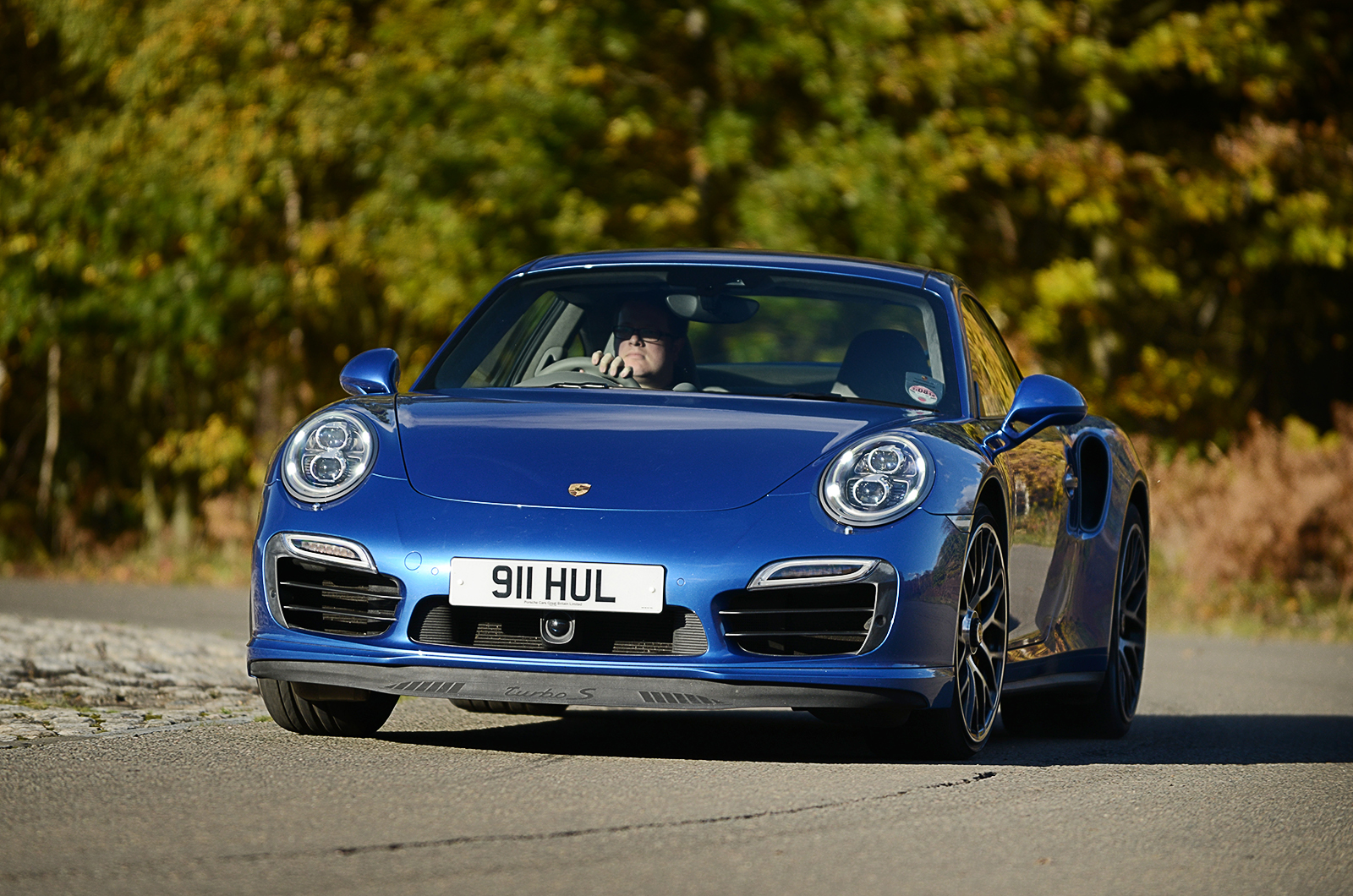 Porsche 911 Turbo cornering