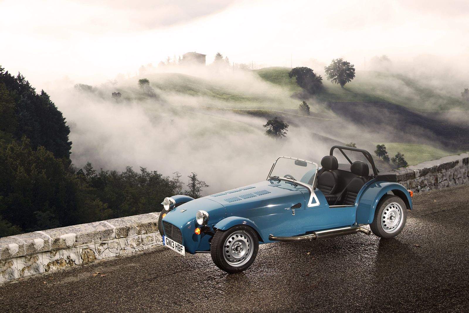 4 star Caterham Seven 160