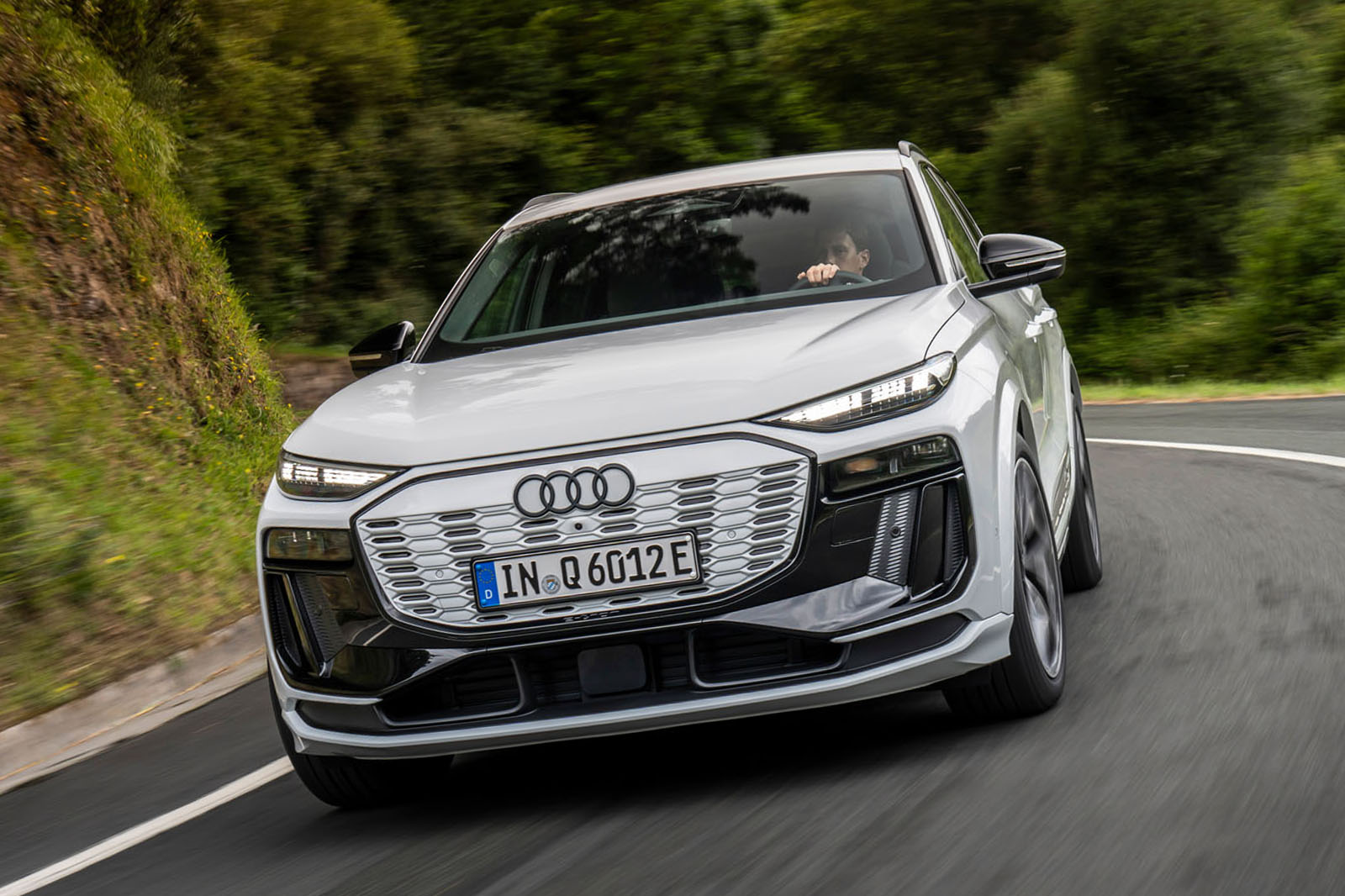 audi q6 e tron review 2024 01 front tracking