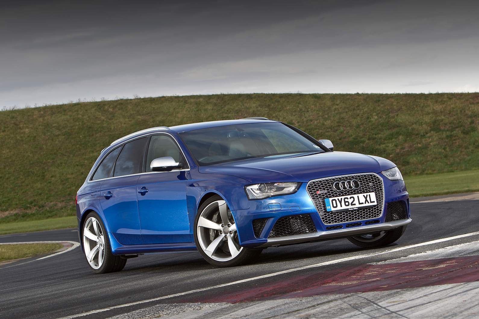 4 star Audi RS4 Avant