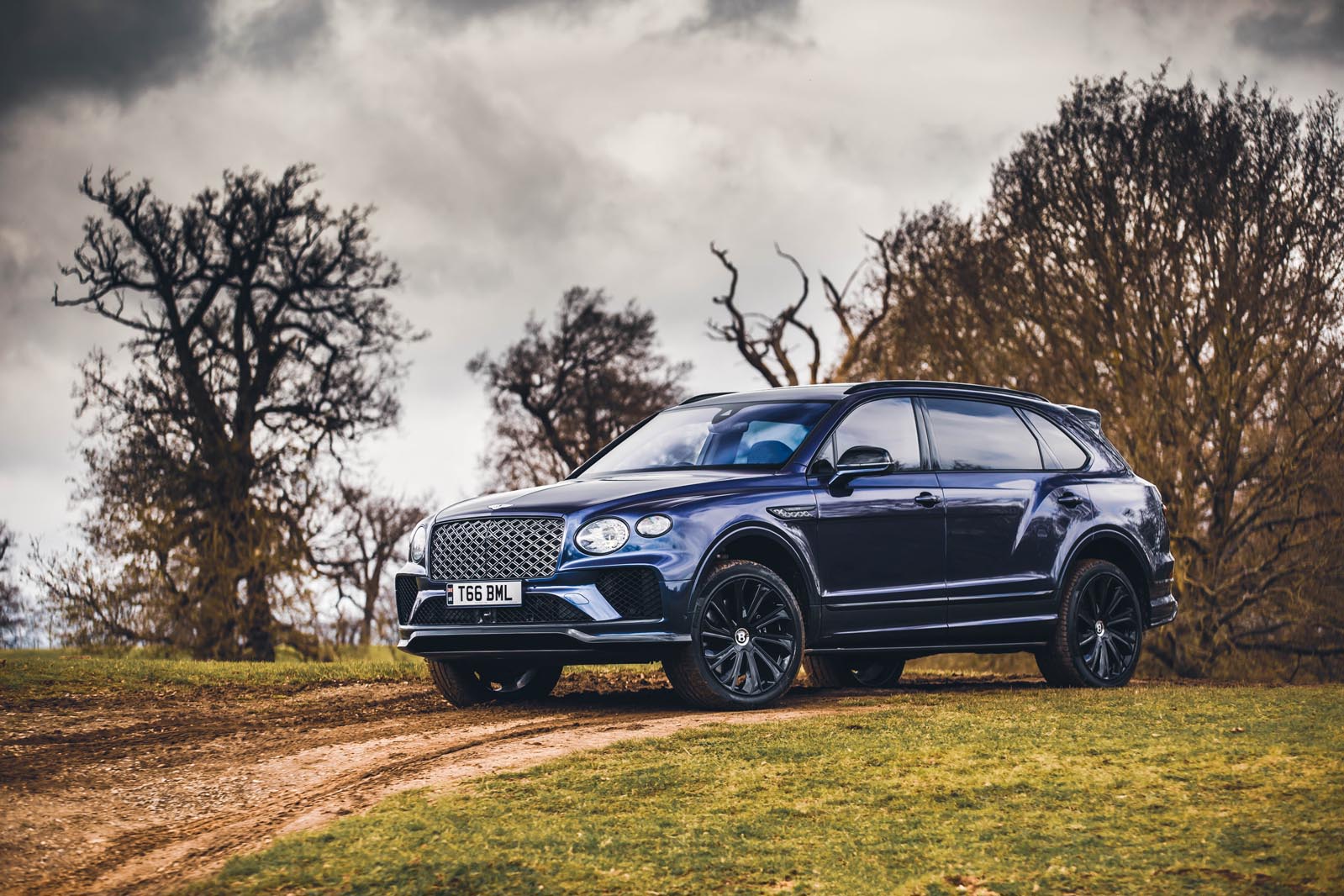 bentley bentayga mulliner ewb review 202426 static