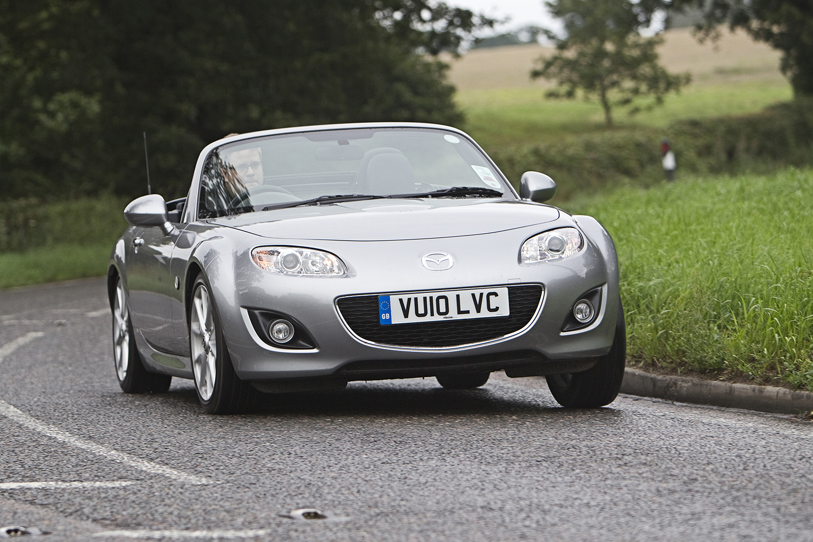 https://d2km96w3x5blkf.cloudfront.net/best%20modern%20classics%20mazda-mx5