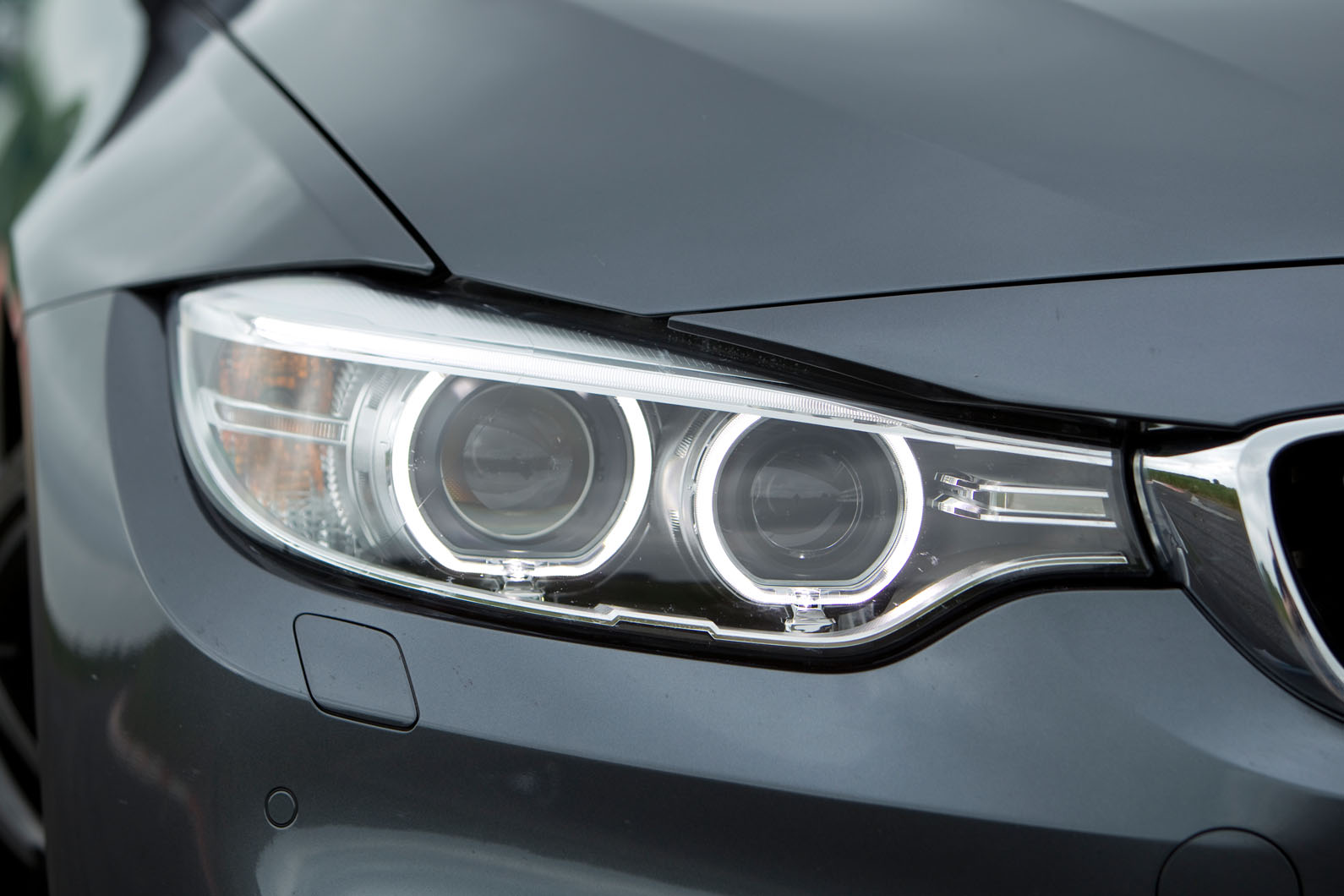 BMW M4 xenon headlights