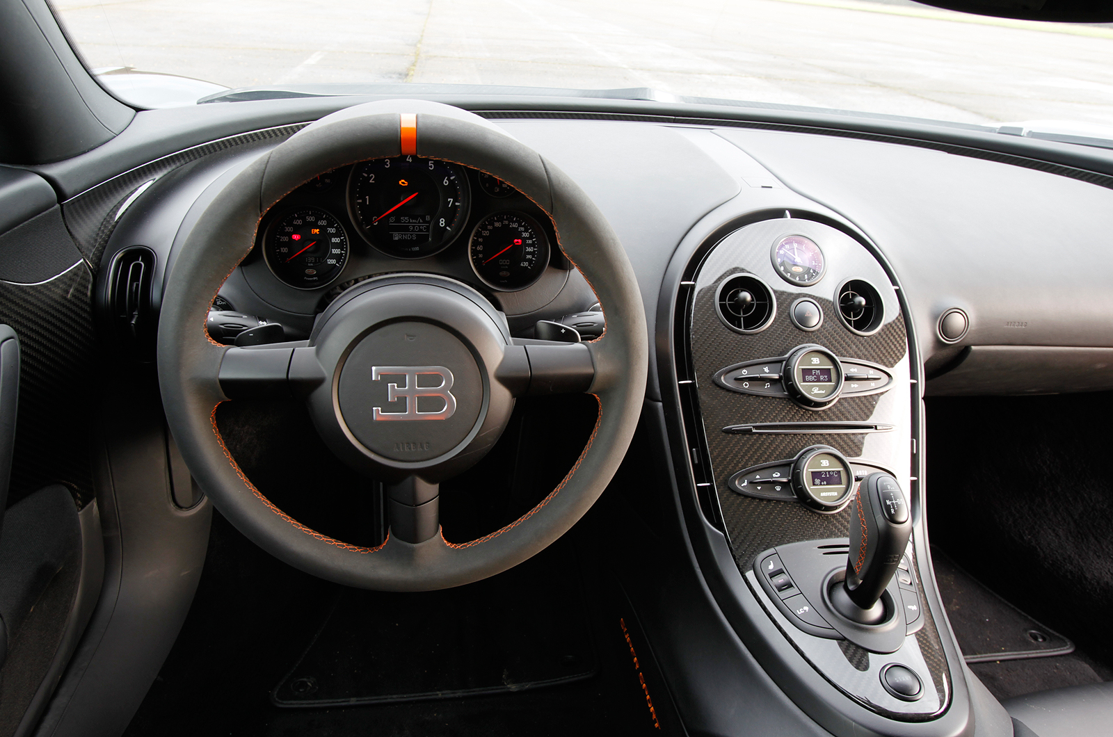 Bugatti Veyron dashboard