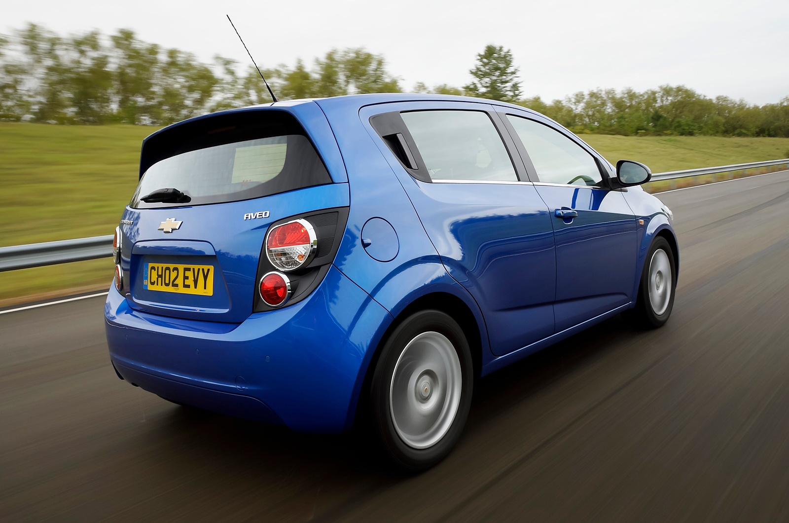 Chevrolet Aveo rear quarter