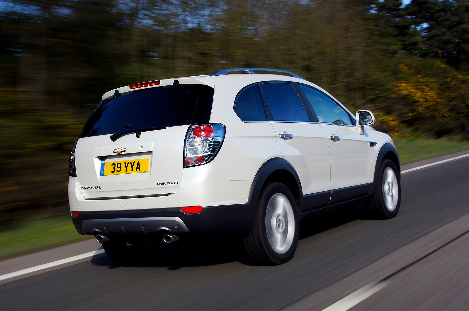 Chevrolet Captiva rear