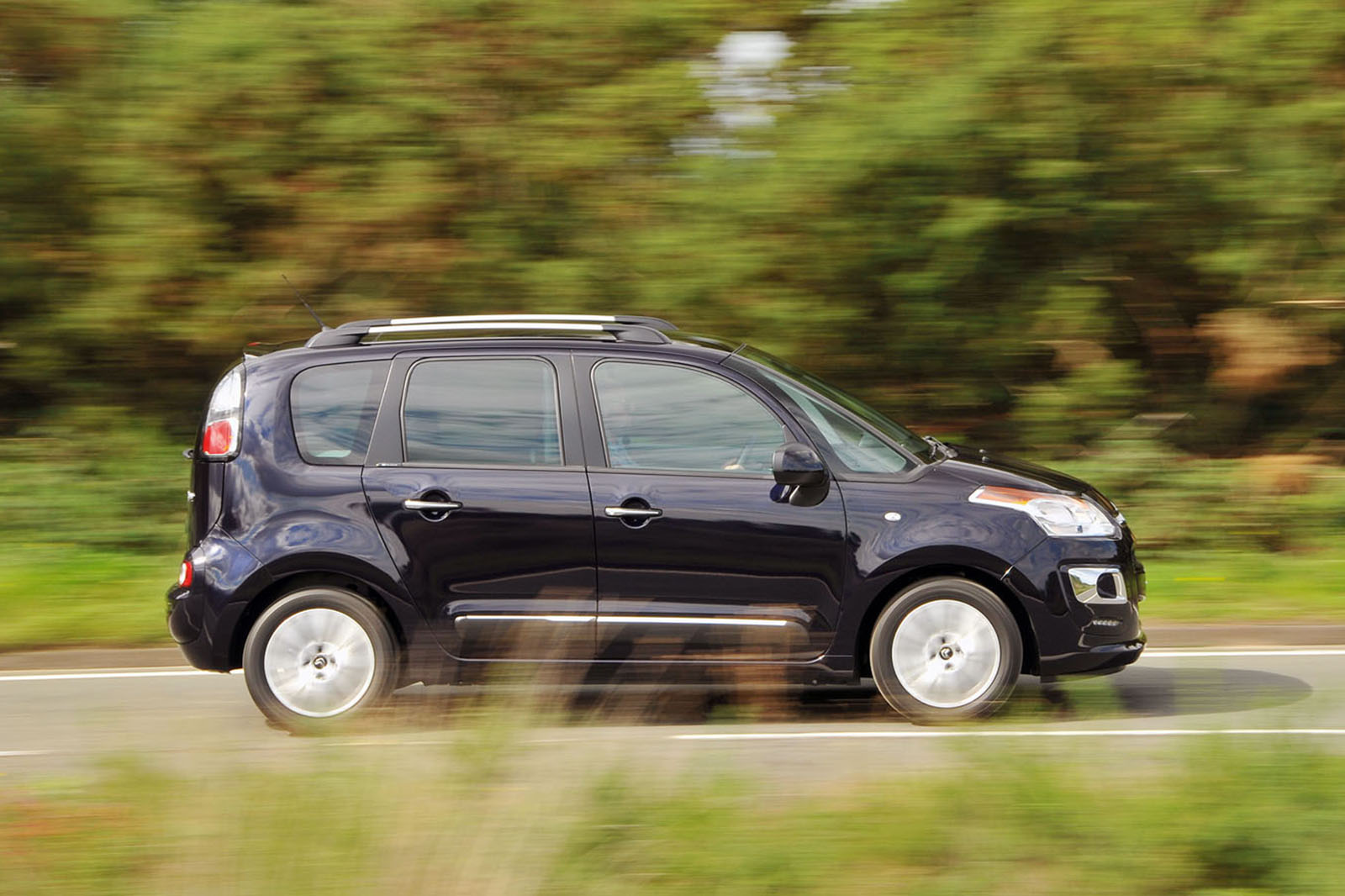 Citroën C3 Picasso side profile