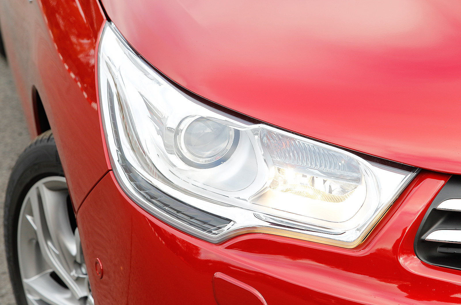 CItroën C4 bi-xenon headlights