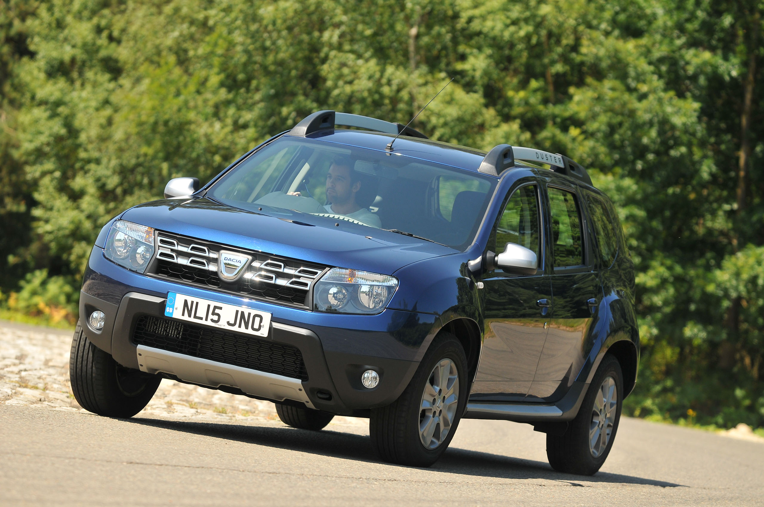 Dacia Duster cornering