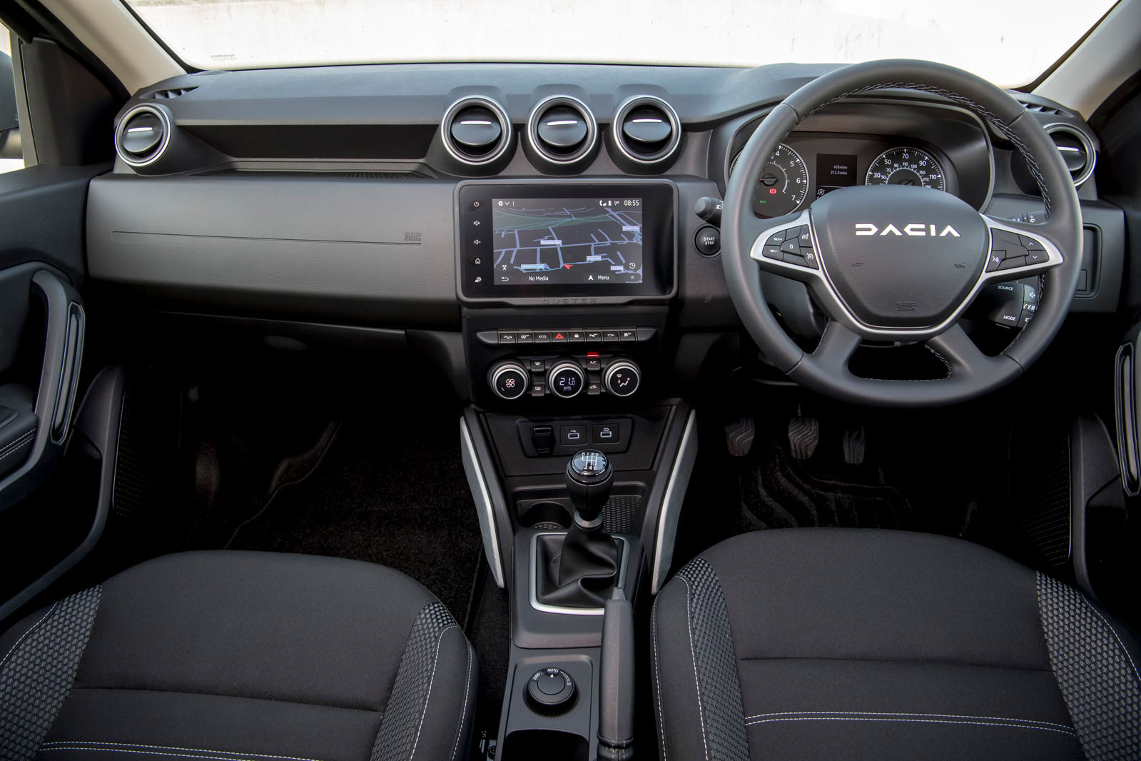 dacia duster road test 2023 11 dash