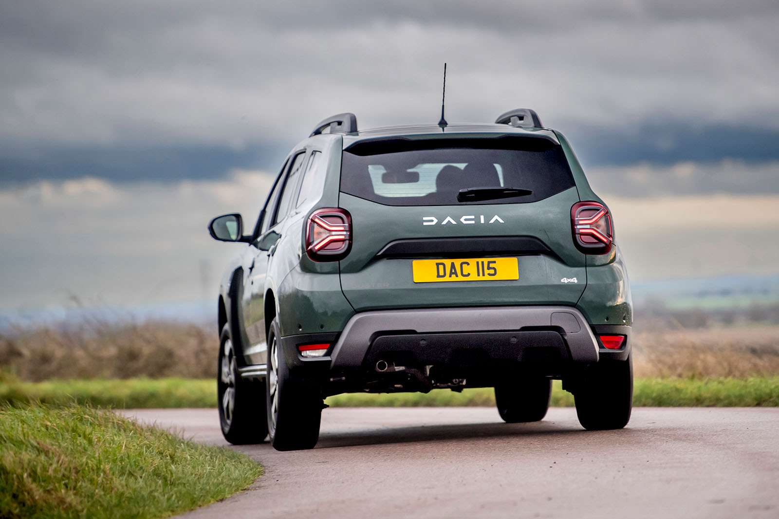 dacia duster road test 2023 21 cornering rear