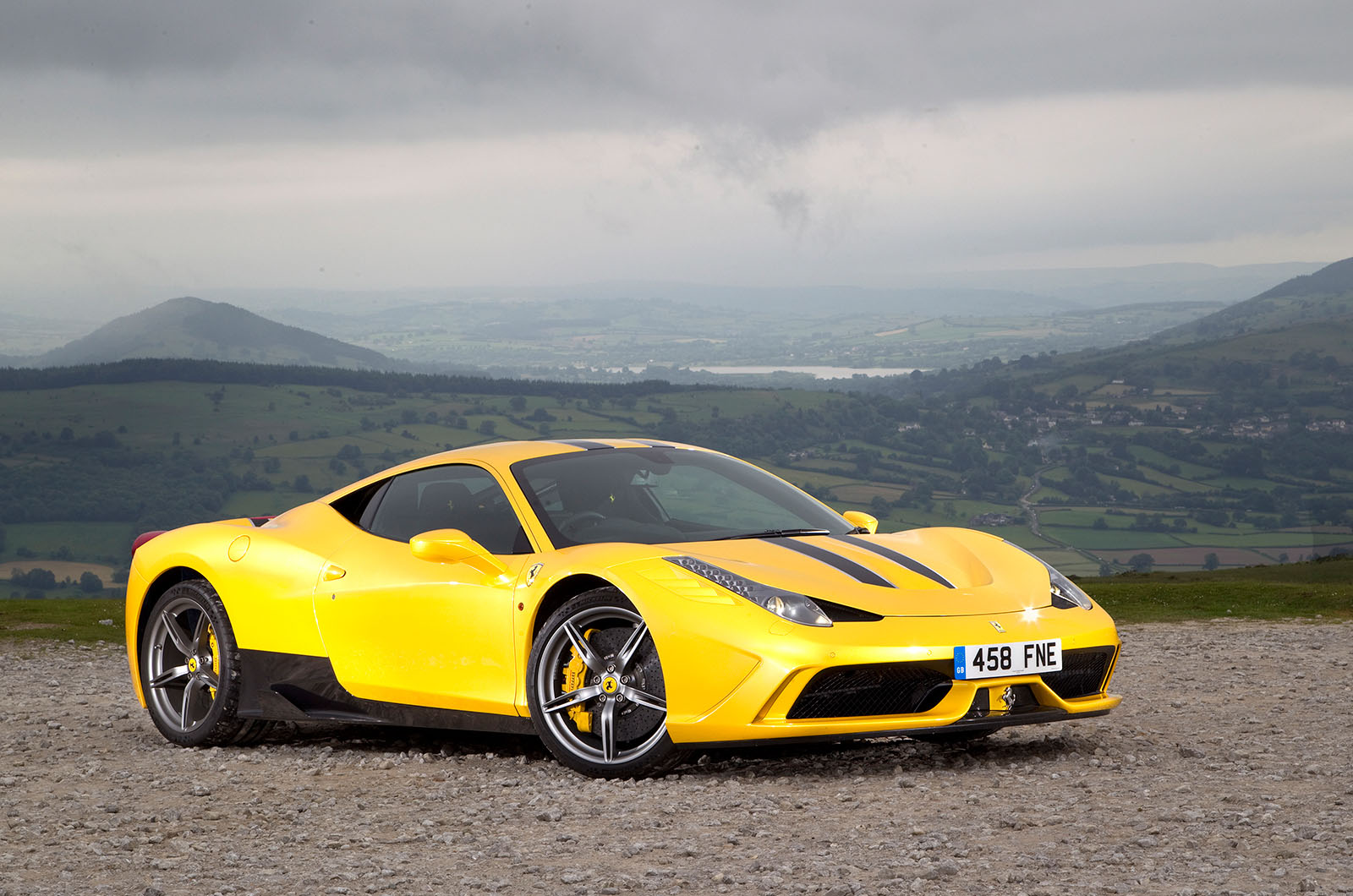 5 star Ferrari 458 Speciale