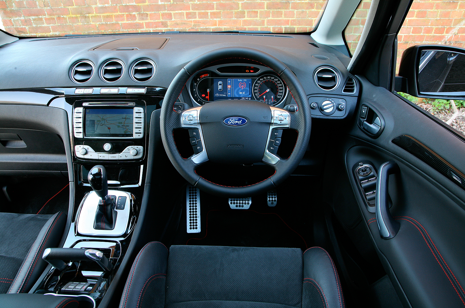 Ford S-Max dashboard