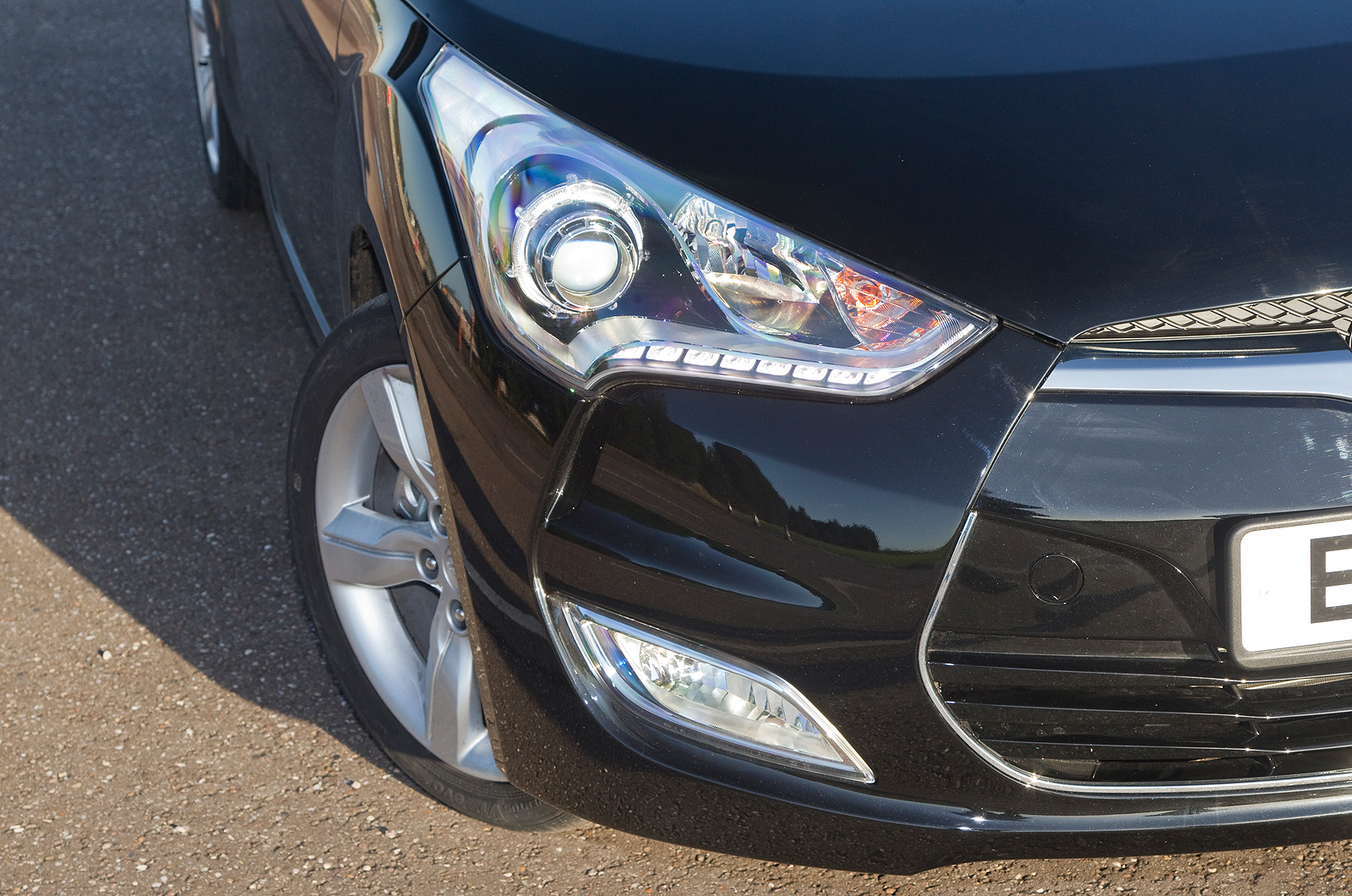 Hyundai Veloster headlight