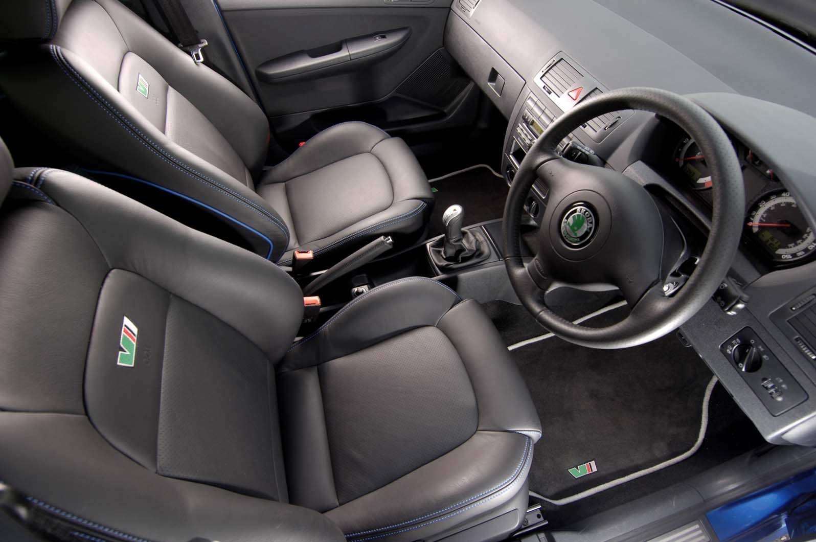 004687600 1226502093