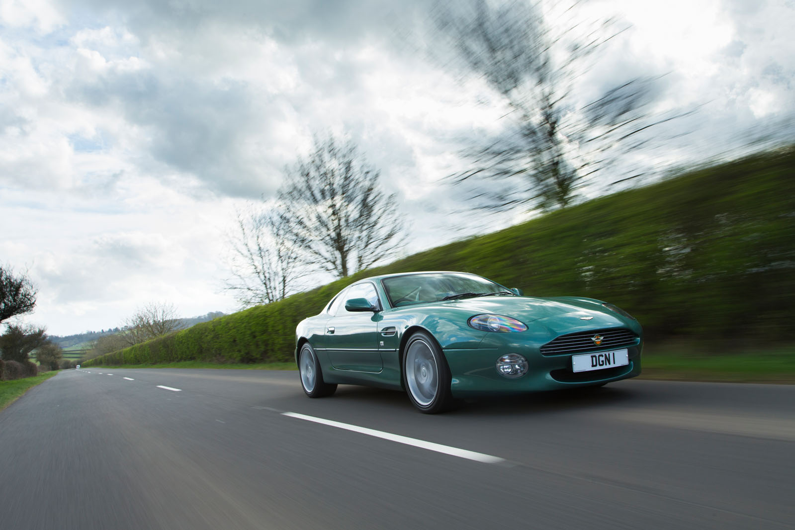 Aston martin roadtrip ac 528 0