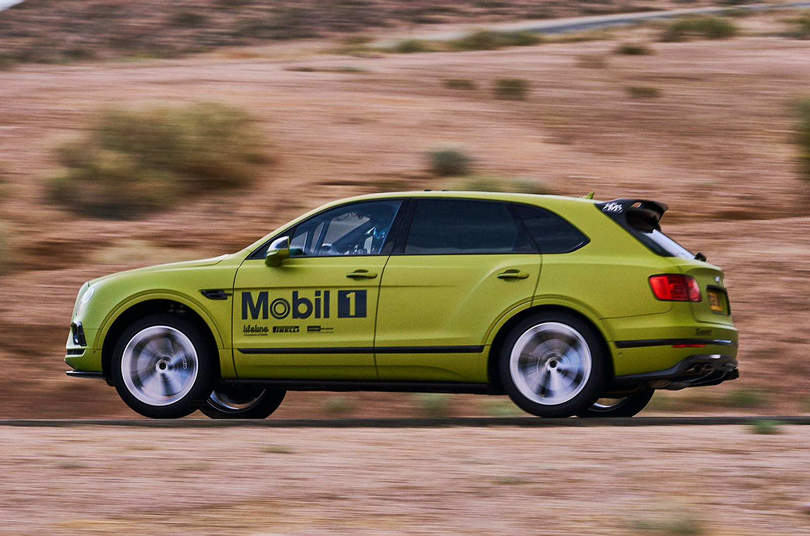 Bentayga ready to race to the clouds 02