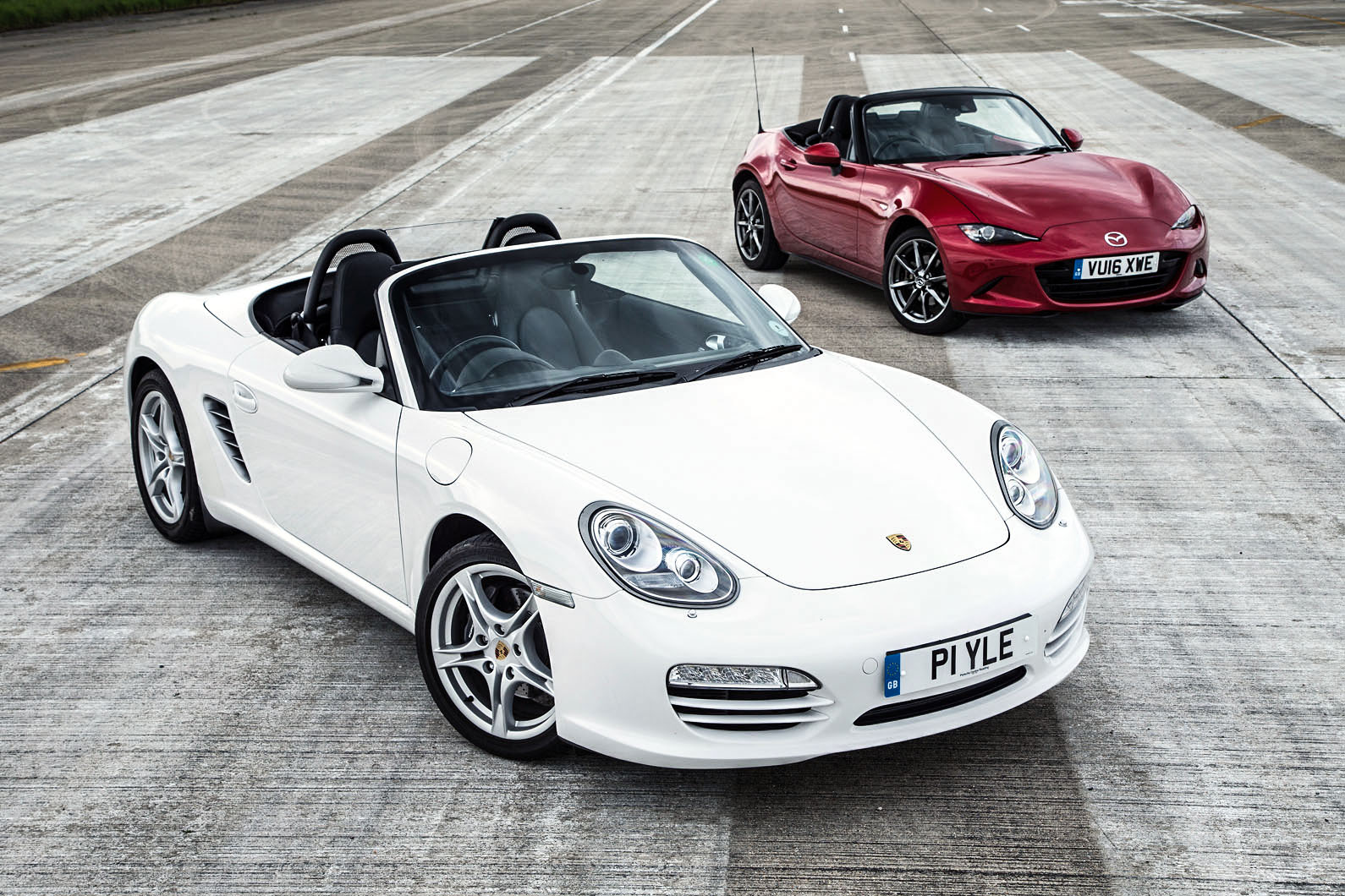 N v u boxster vs mx 5 082