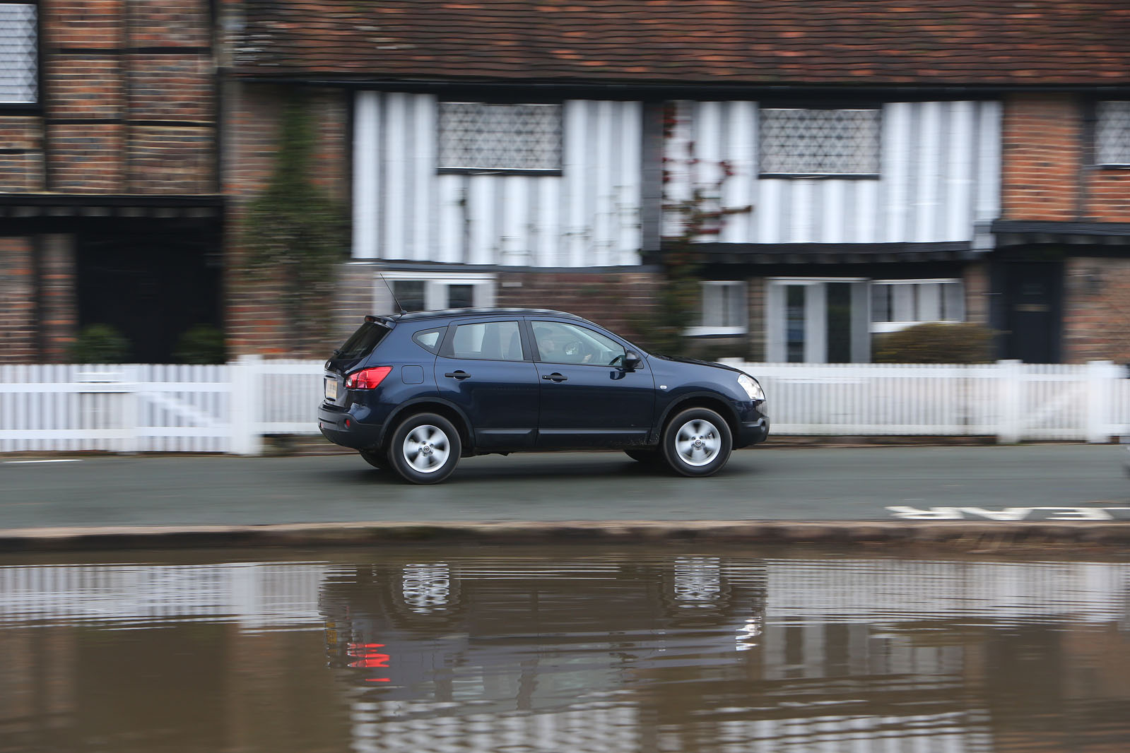 Nissan qashqai mk1 features 359