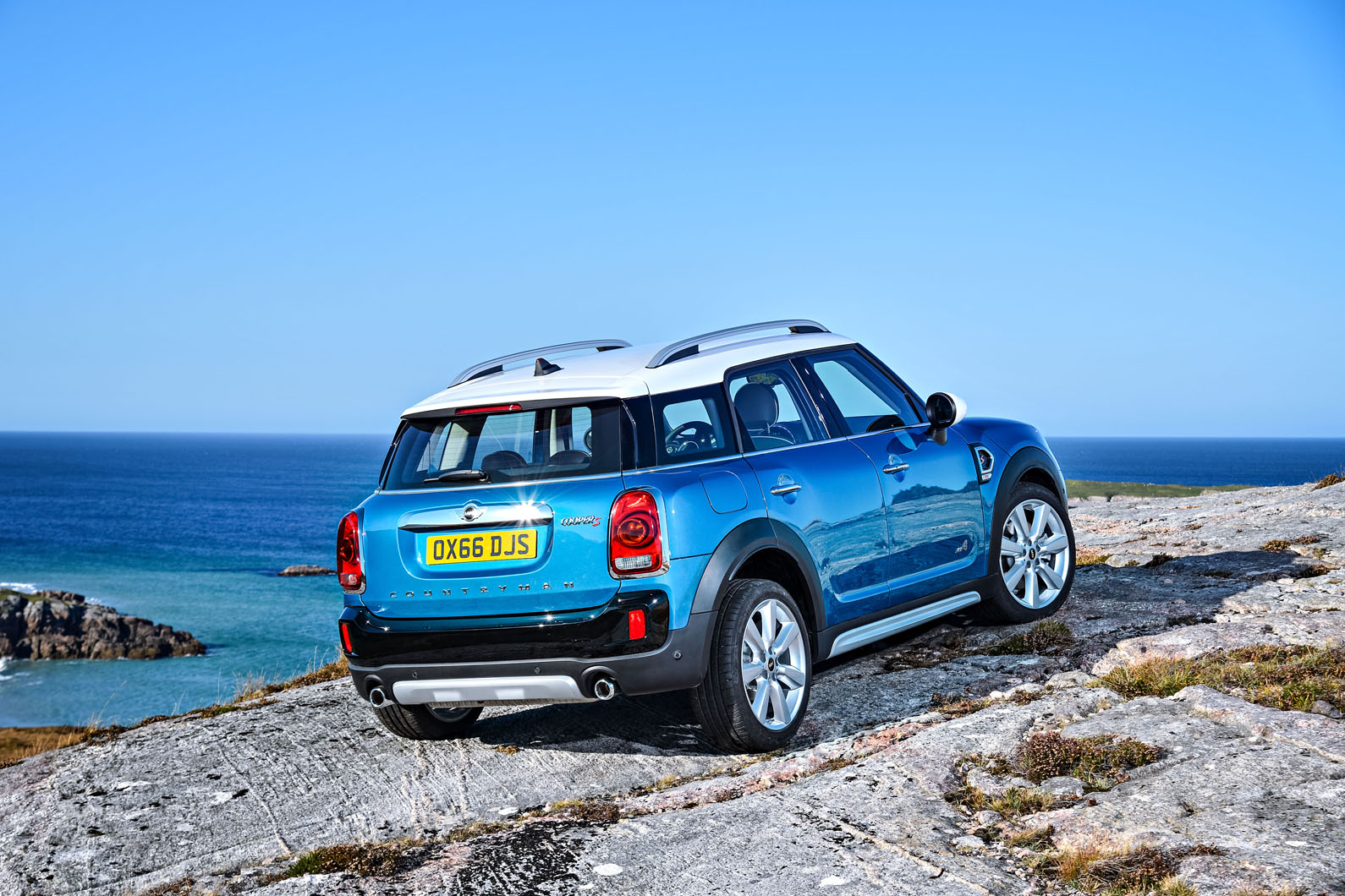 P90240624 highres mini cooper s countr