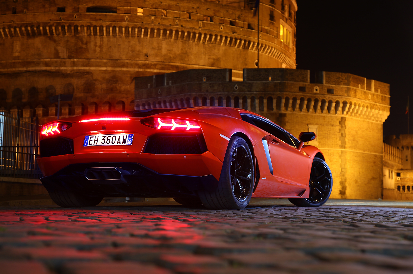 3.5 star Lamborghini Aventador