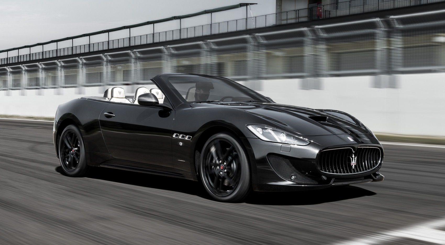 Maserati GranCabrio cornering