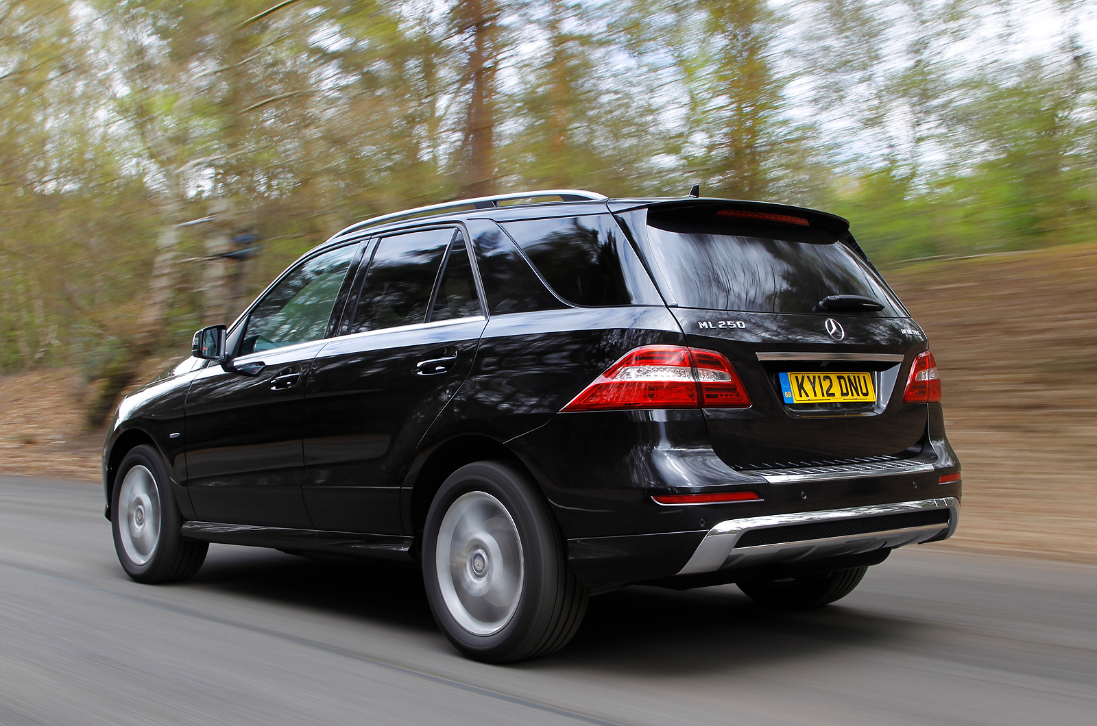 Mercedes-Benz M-Class rear quarter