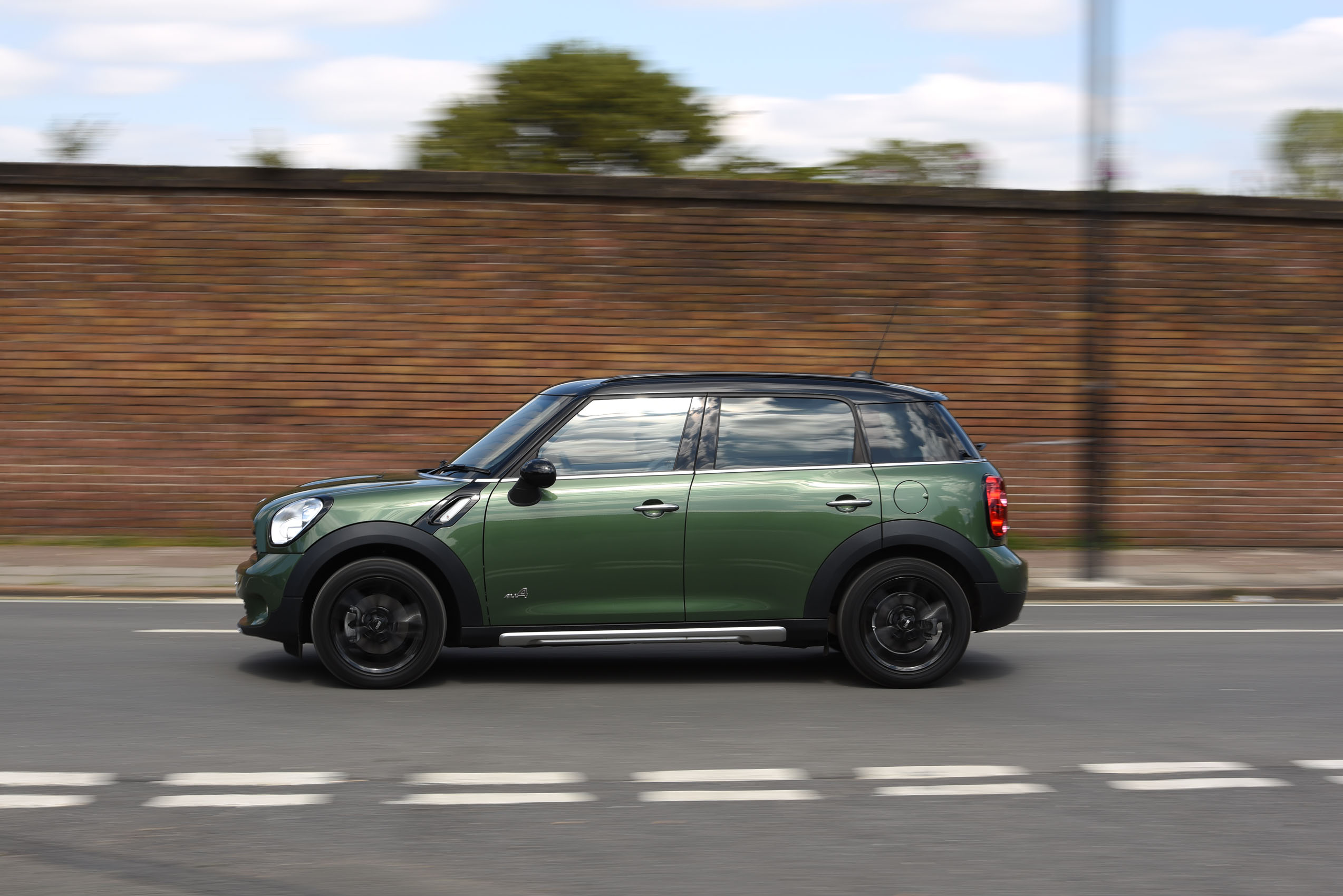 Mini Countryman side profile