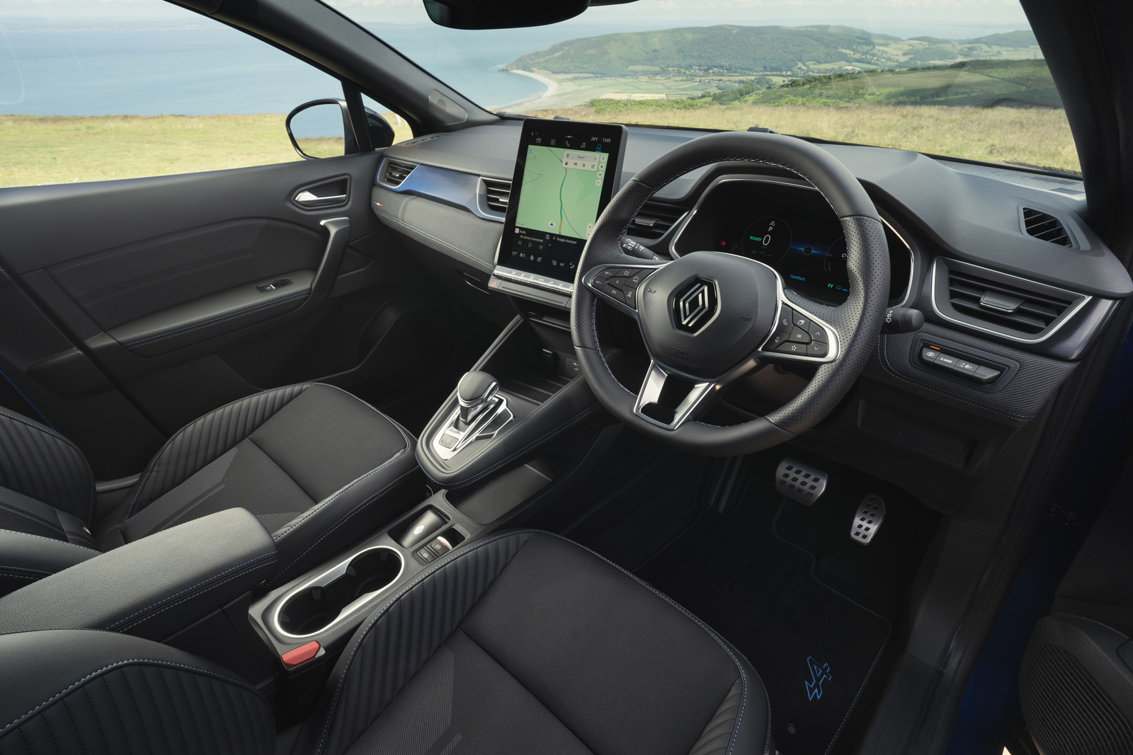 New Renault Captur side interior