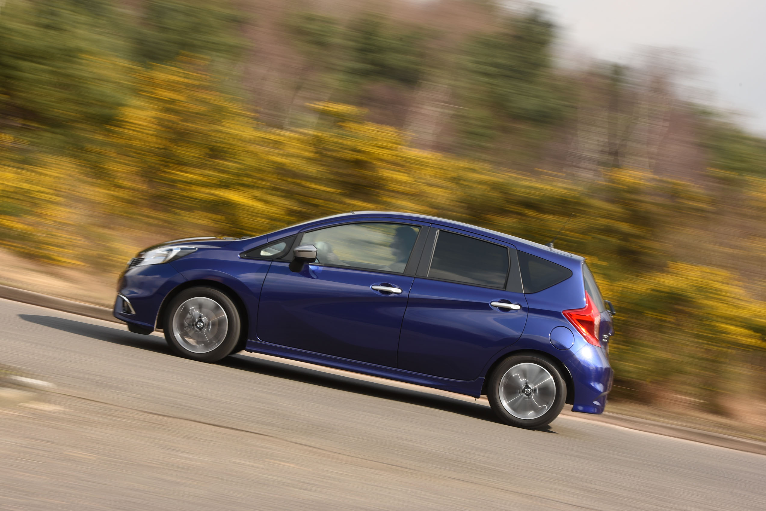 Nissan Note side profile