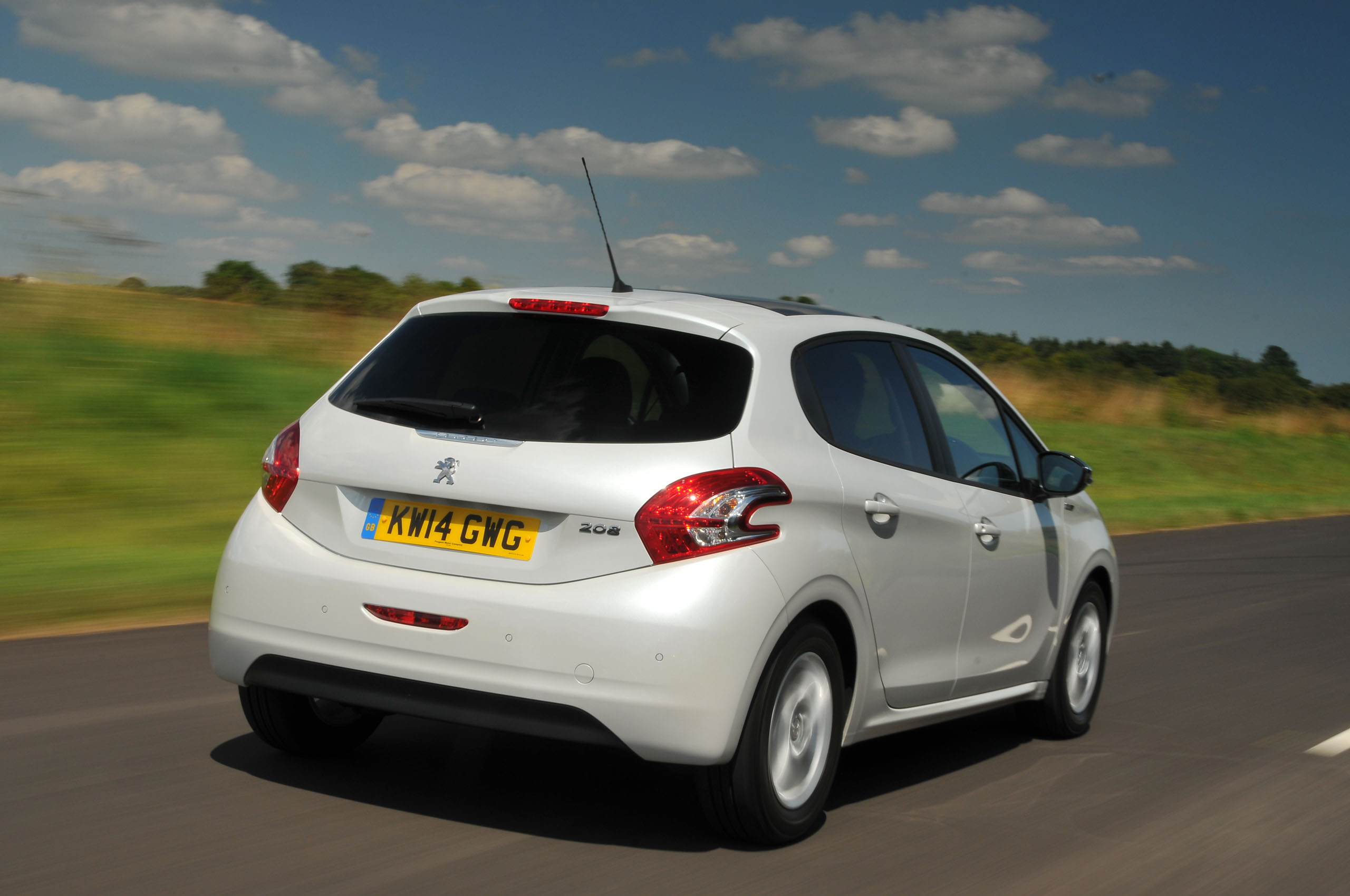 Peugeot 208 rear