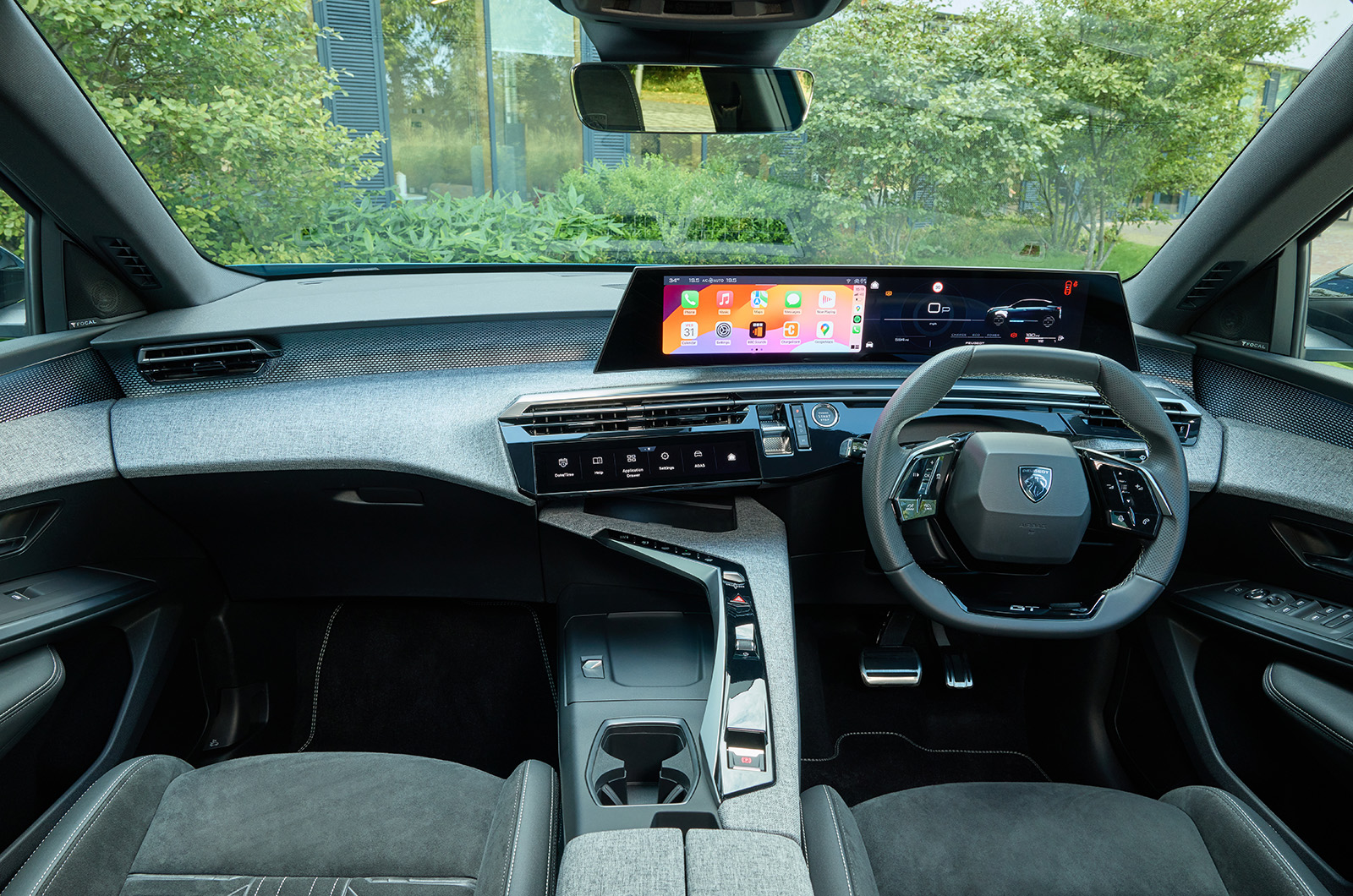 Peugeot 3008 Hybrid straightdash