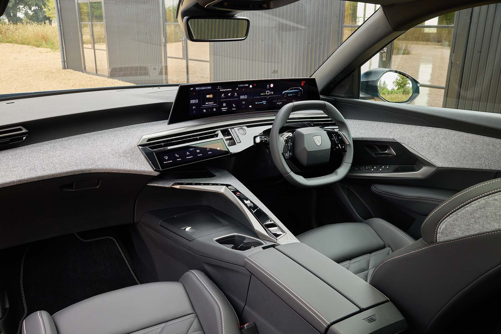 Peugeot 5008 hybrid interior dashboard