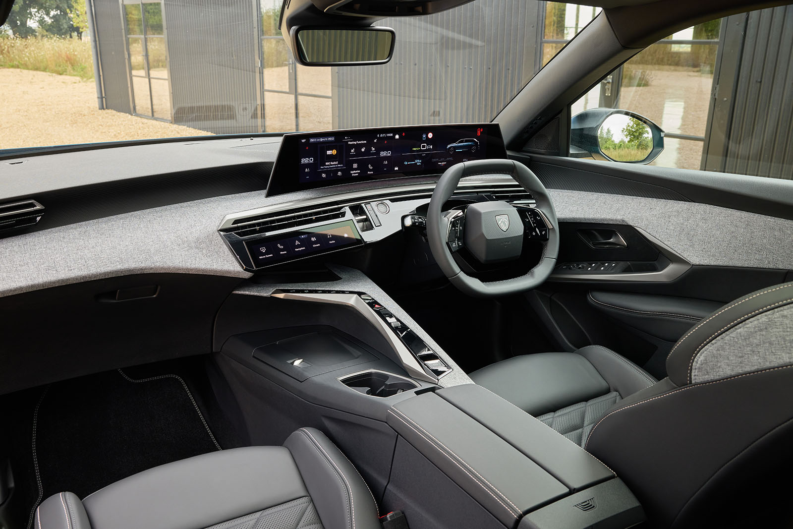 Peugeot e 5008 interior dashboard