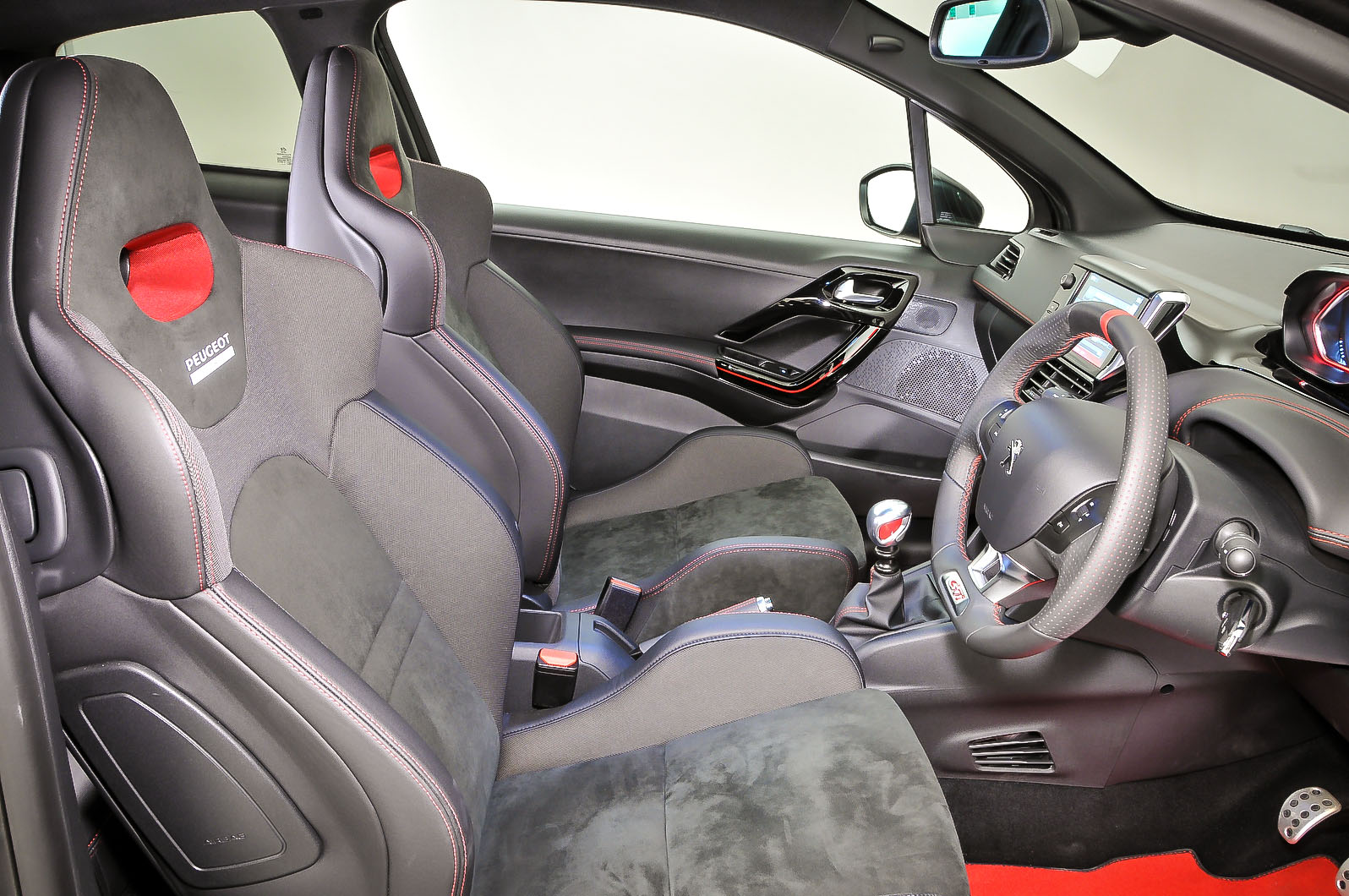 Peugeot 208 GTi 30th interior