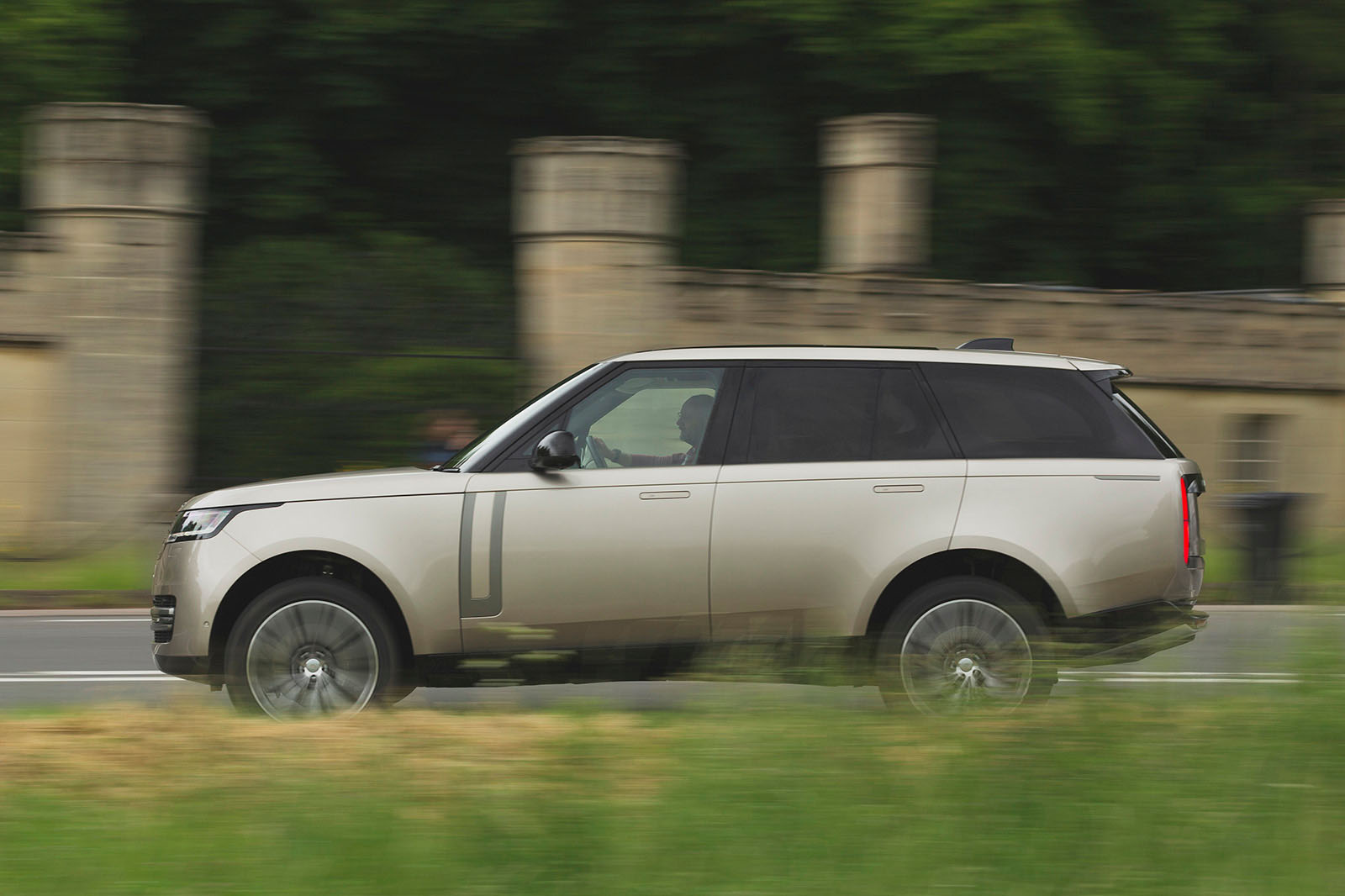 range rover panning