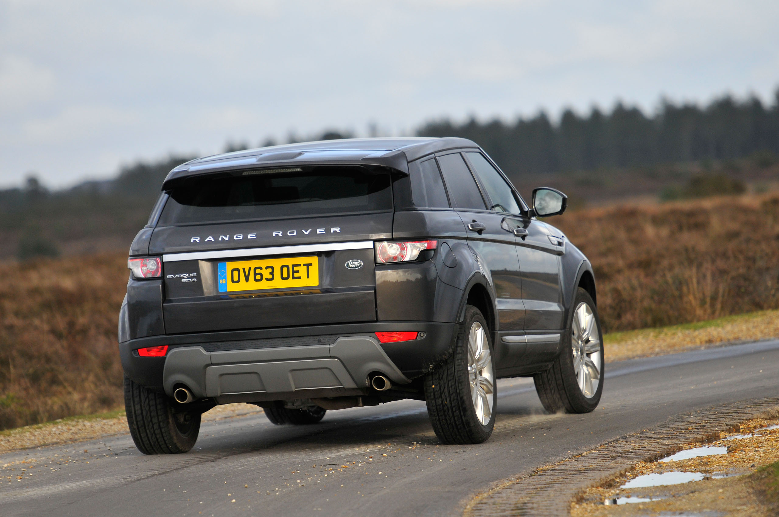 Range Rover Evoque rear cornering