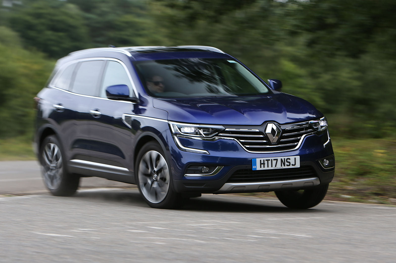 Renault Koleos cornering