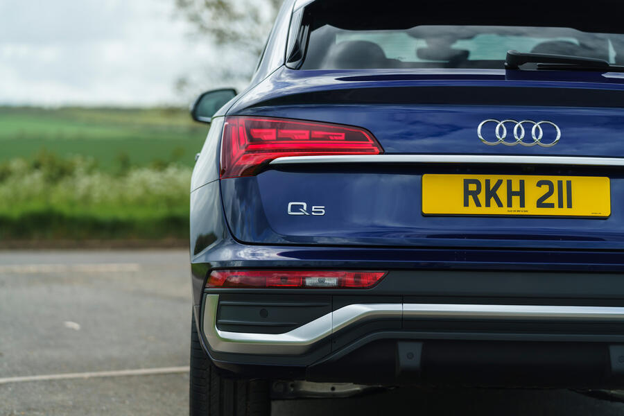 1 Audi q7 2015 rear
