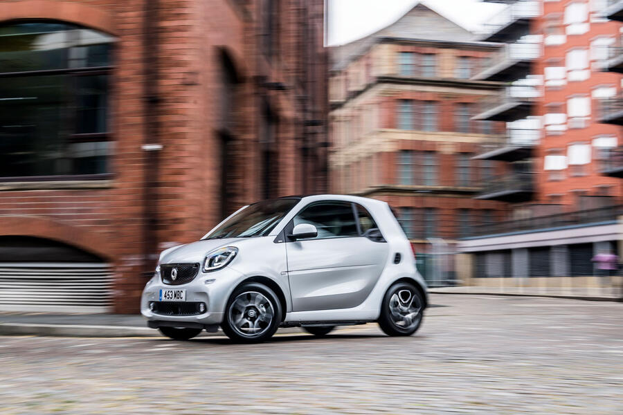 1 Smart fortwo 2020 tracking side