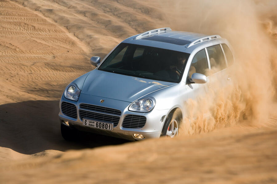 10 Porsche cayenne hero front