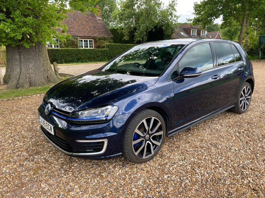 10 Volkswagen golf 2015 static front