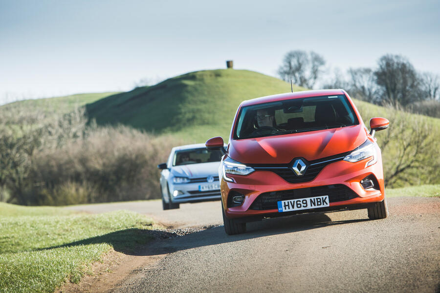 11 Renault clio hero front