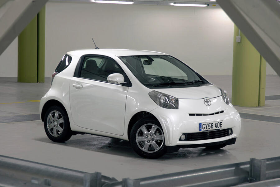 11 Toyota iq