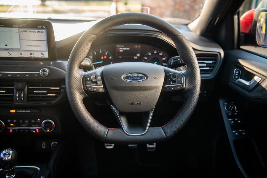 12 Ford focus 2019 lt steering wheel